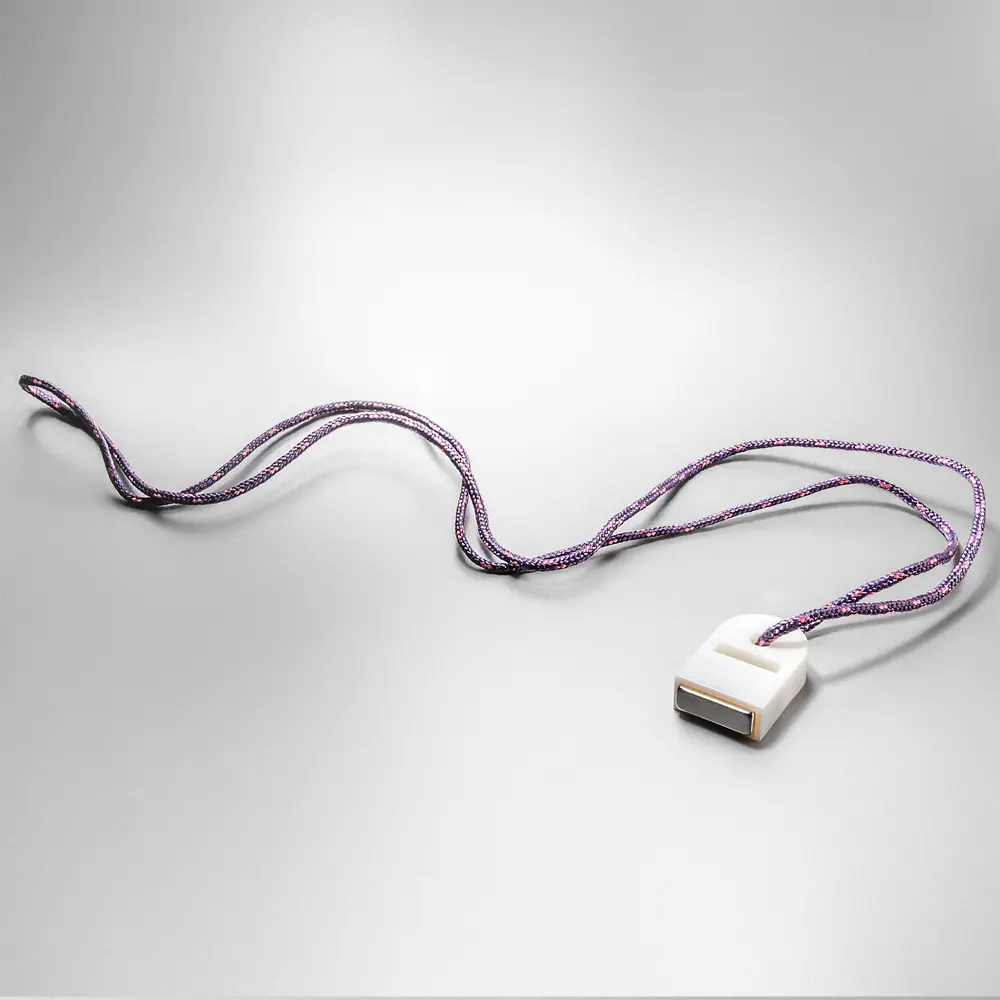 [50446] Dominoswiss Magnet mit Polyamidseil violett.webp